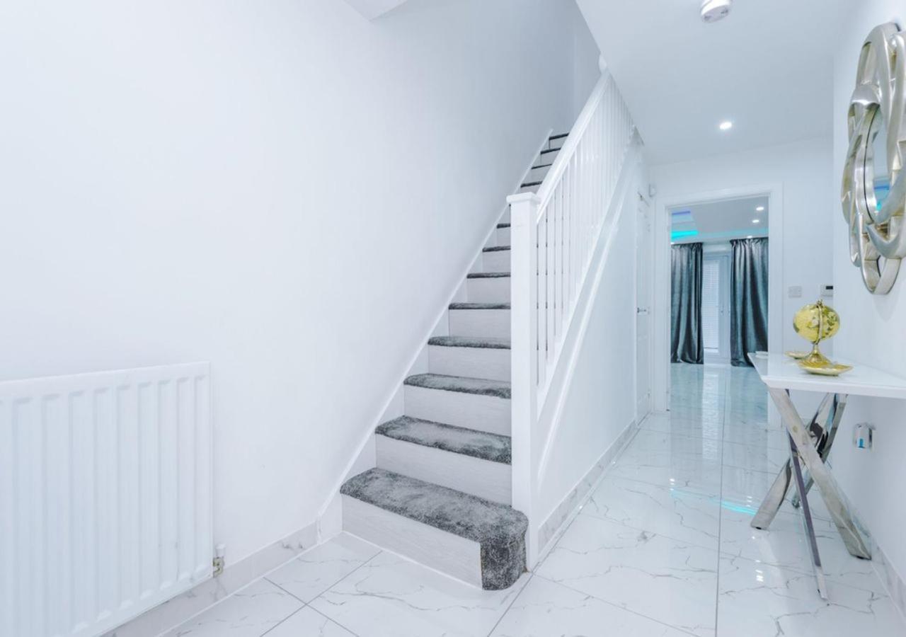 Luxury 3 Bedroom House Close To Manchester Center 외부 사진