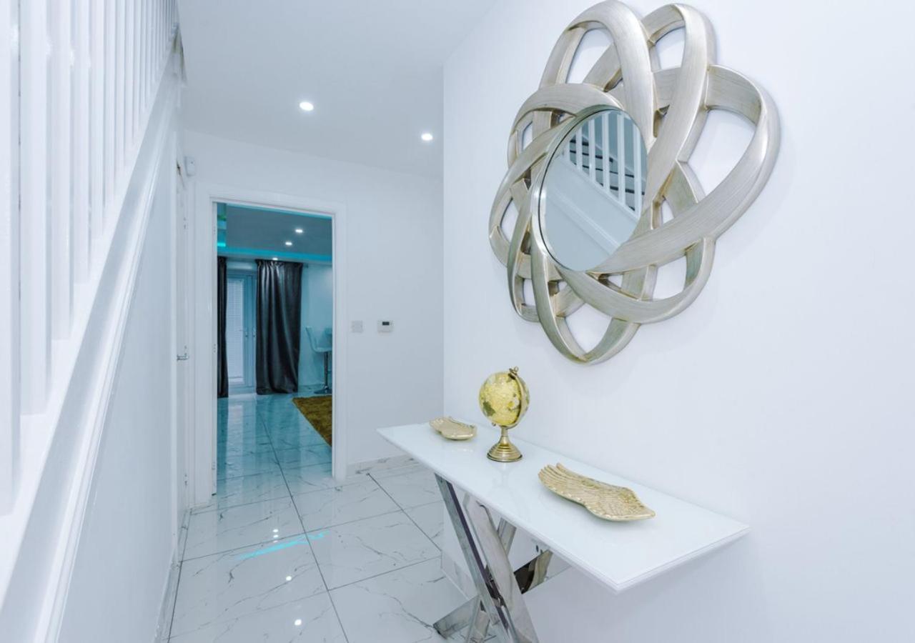 Luxury 3 Bedroom House Close To Manchester Center 외부 사진